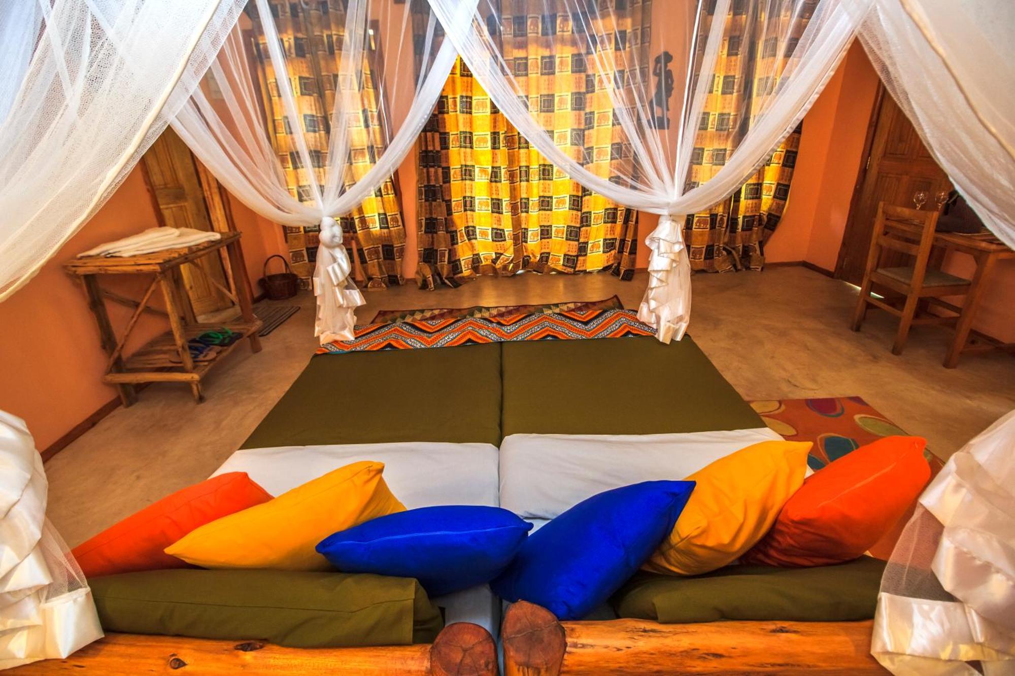 Wild Tracks Overland Camp Касесе Номер фото